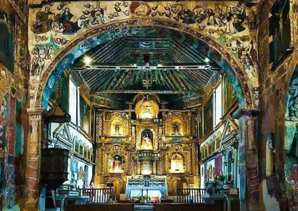Iglesia de San Pedro de Andahuaylillas en el Valle Sur de Cusco